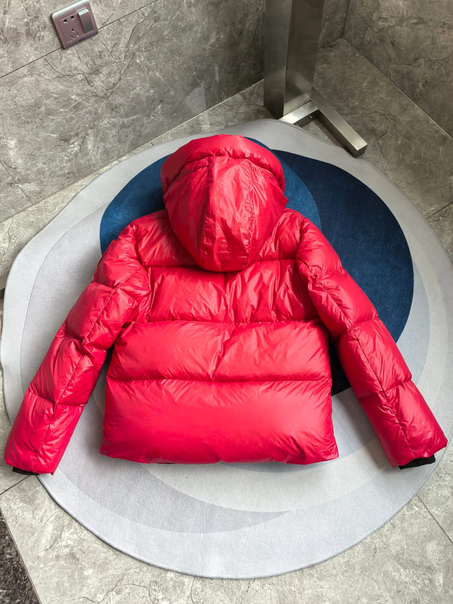 P800 2252M Crofton Puffer Unisex Jacket Down Jacket. Color: red red label. Size: S M L XL XXL.